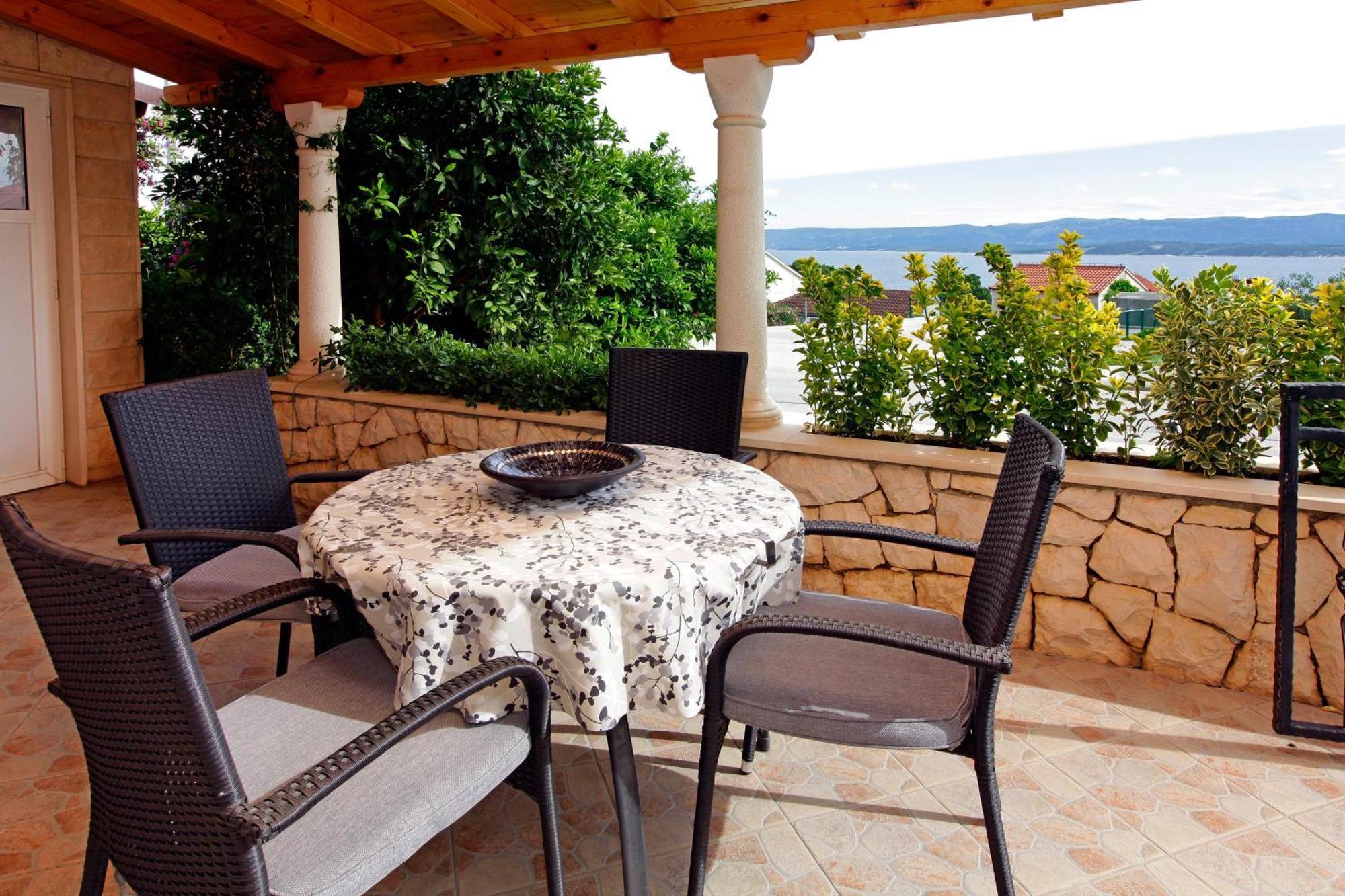 Apartments Toni Бол Екстер'єр фото