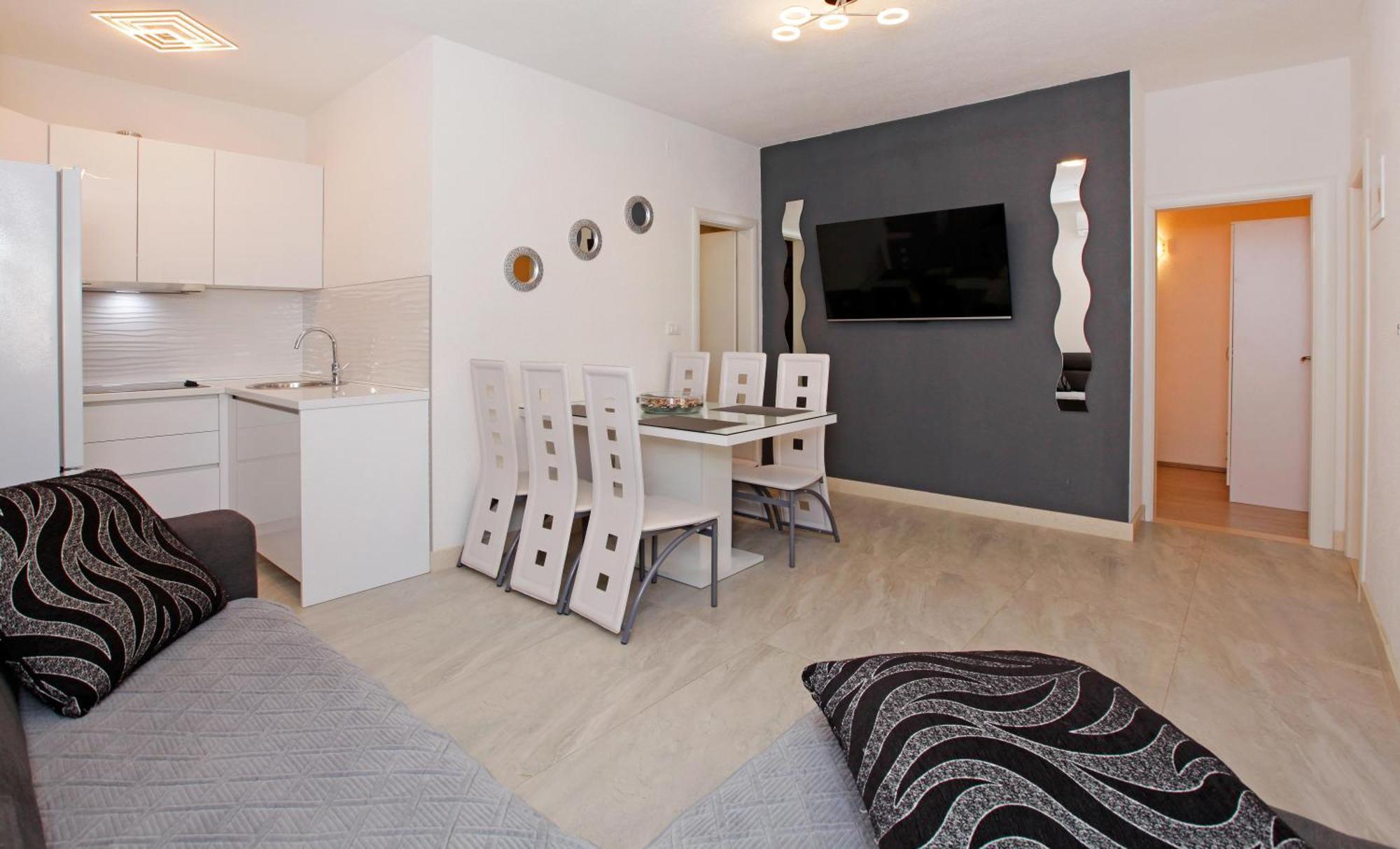 Apartments Toni Бол Екстер'єр фото